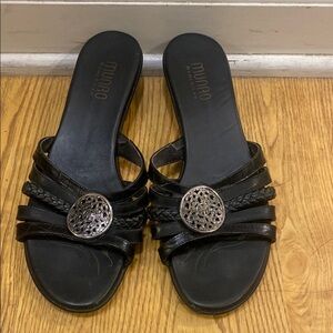 Munro Black Women's Sandals braided strappy with silver metal medallion size 8